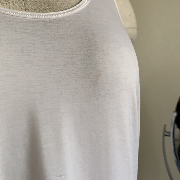 Lululemon size 4 tank. White. - Picture 5 of 6
